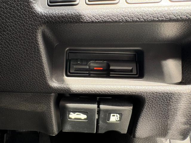 エクストレイル ２０Ｘ　プロパイロット・デジタルインナーミラー・パワーバックドア・アラウンドビューモニター・純正９インチナビ・ＴＶ・バックカメラ・運転席／助手席／後席シートヒーター・１８インチアルミホイール・ＥＴＣ（9枚目）