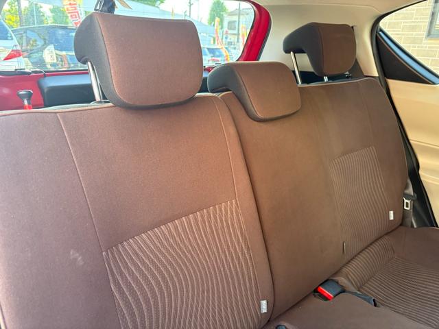 アクア Ｇ　バックカメラ　ナビ　ＴＶ　オートライト　スマートキー　電動格納ミラー　ＣＶＴ　衝突安全ボディ　ＡＢＳ　ＥＳＣ　ＣＤ　Ｂｌｕｅｔｏｏｔｈ　エアコン　パワーステアリング　パワーウィンドウ（11枚目）