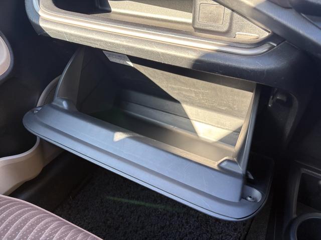 アクア Ｇ　バックカメラ　ナビ　ＴＶ　オートライト　スマートキー　電動格納ミラー　ＣＶＴ　衝突安全ボディ　ＡＢＳ　ＥＳＣ　ＣＤ　Ｂｌｕｅｔｏｏｔｈ　エアコン　パワーステアリング　パワーウィンドウ（43枚目）