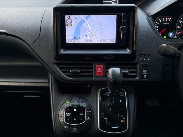 ノア Ｓｉ　ワンオーナー車・両側電動スライドドア・フリップダウンモニターナビ・フルセグＴＶ・Ｂｌｕｅｔｏｏｔｈオーディオ・バックカメラ・１６インチアルミホイール・ＬＥＤヘッドライト・スマートキー・プッシュスタート（8枚目）