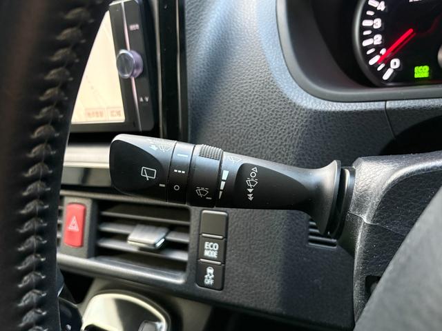 ノア Ｓｉ　ワンオーナー車・両側電動スライドドア・フリップダウンモニターナビ・フルセグＴＶ・Ｂｌｕｅｔｏｏｔｈオーディオ・バックカメラ・１６インチアルミホイール・ＬＥＤヘッドライト・スマートキー・プッシュスタート（10枚目）