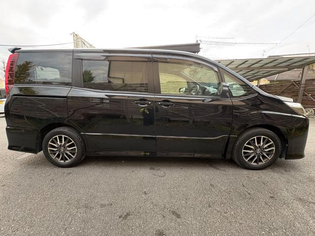 ノア Ｓｉ　ワンオーナー車・両側電動スライドドア・フリップダウンモニターナビ・フルセグＴＶ・Ｂｌｕｅｔｏｏｔｈオーディオ・バックカメラ・１６インチアルミホイール・ＬＥＤヘッドライト・スマートキー・プッシュスタート（15枚目）