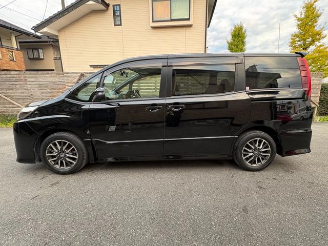 ノア Ｓｉ　ワンオーナー車・両側電動スライドドア・フリップダウンモニターナビ・フルセグＴＶ・Ｂｌｕｅｔｏｏｔｈオーディオ・バックカメラ・１６インチアルミホイール・ＬＥＤヘッドライト・スマートキー・プッシュスタート（19枚目）