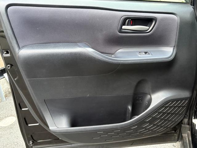 ノア Ｓｉ　ワンオーナー車・両側電動スライドドア・フリップダウンモニターナビ・フルセグＴＶ・Ｂｌｕｅｔｏｏｔｈオーディオ・バックカメラ・１６インチアルミホイール・ＬＥＤヘッドライト・スマートキー・プッシュスタート（42枚目）