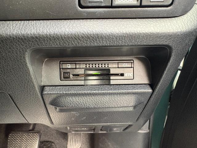 エスクァイア Ｇｉ　ＥＴＣ　バックカメラ　ナビ　ＴＶ　オートクルーズコントロール　両側電動スライドドア　オートマチックハイビーム　オートライト　ＬＥＤヘッドランプ　スマートキー　アイドリングストップ　電動格納ミラー（9枚目）