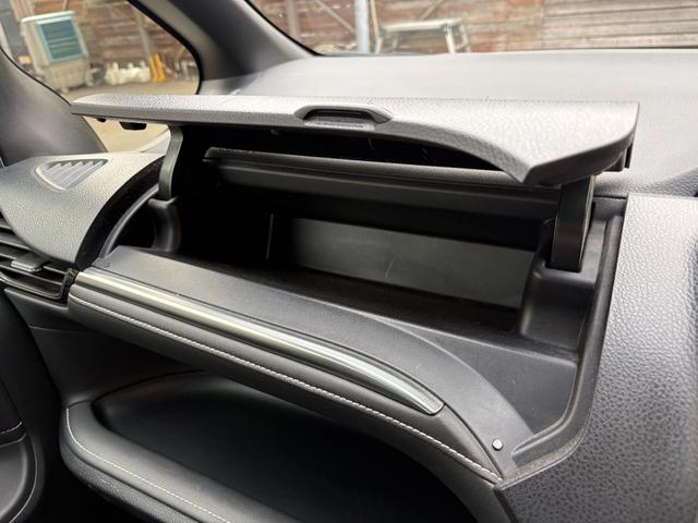 エスクァイア Ｇｉ　ＥＴＣ　バックカメラ　ナビ　ＴＶ　オートクルーズコントロール　両側電動スライドドア　オートマチックハイビーム　オートライト　ＬＥＤヘッドランプ　スマートキー　アイドリングストップ　電動格納ミラー（32枚目）