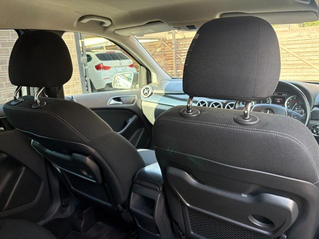 Ｂクラス Ｂ１８０　バックカメラ　ナビ　ＴＶ　クリアランスソナー　オートクルーズコントロール　オートライト　キーレスエントリー　ＡＴ　アルミホイール　ＣＤ　ＵＳＢ　Ｂｌｕｅｔｏｏｔｈ　盗難防止システム　ＡＢＳ　エアコン（34枚目）