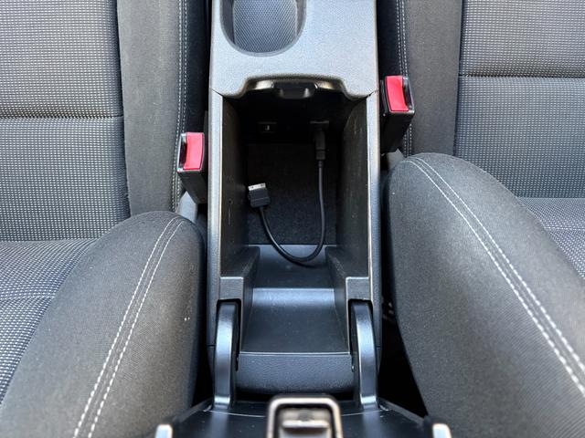 Ｂクラス Ｂ１８０　バックカメラ　ナビ　ＴＶ　クリアランスソナー　オートクルーズコントロール　オートライト　キーレスエントリー　ＡＴ　アルミホイール　ＣＤ　ＵＳＢ　Ｂｌｕｅｔｏｏｔｈ　盗難防止システム　ＡＢＳ　エアコン（50枚目）