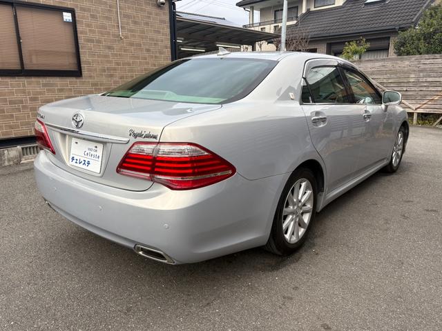 クラウン ２．５ロイヤルサルーン　アニバーサリーＥＤ　革シート・電動シート・シートヒーター・シートエアコン・ナビ・ＴＶ・バックカメラ・ＥＴＣ・クルーズコントロール・障害物センサー・スマートキー・プッシュスタート・１７インチアルミホイール（17枚目）