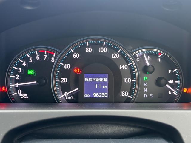 クラウン ２．５ロイヤルサルーン　アニバーサリーＥＤ　革シート・電動シート・シートヒーター・シートエアコン・ナビ・ＴＶ・バックカメラ・ＥＴＣ・クルーズコントロール・障害物センサー・スマートキー・プッシュスタート・１７インチアルミホイール（25枚目）