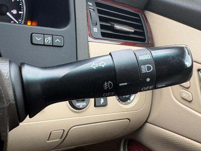 クラウン ２．５ロイヤルサルーン　アニバーサリーＥＤ　革シート・電動シート・シートヒーター・シートエアコン・ナビ・ＴＶ・バックカメラ・ＥＴＣ・クルーズコントロール・障害物センサー・スマートキー・プッシュスタート・１７インチアルミホイール（29枚目）