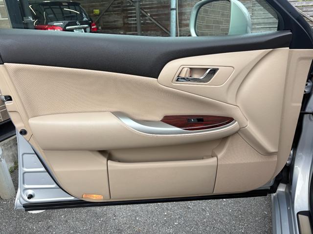 クラウン ２．５ロイヤルサルーン　アニバーサリーＥＤ　革シート・電動シート・シートヒーター・シートエアコン・ナビ・ＴＶ・バックカメラ・ＥＴＣ・クルーズコントロール・障害物センサー・スマートキー・プッシュスタート・１７インチアルミホイール（47枚目）