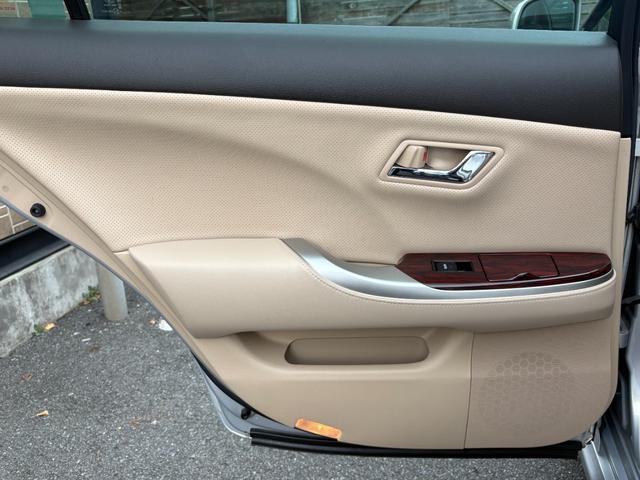 クラウン ２．５ロイヤルサルーン　アニバーサリーＥＤ　革シート・電動シート・シートヒーター・シートエアコン・ナビ・ＴＶ・バックカメラ・ＥＴＣ・クルーズコントロール・障害物センサー・スマートキー・プッシュスタート・１７インチアルミホイール（48枚目）