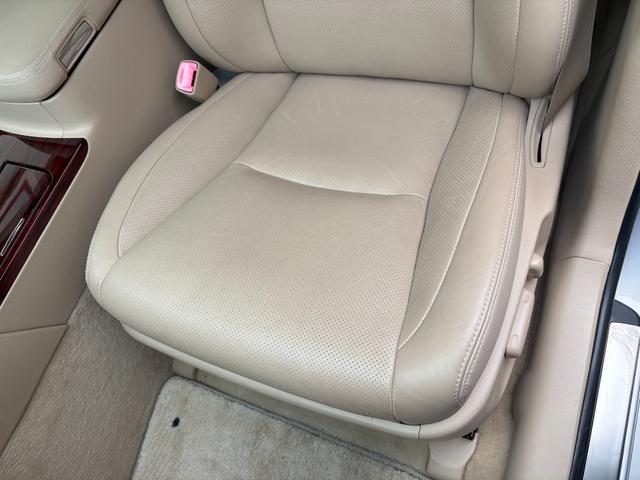 クラウン ２．５ロイヤルサルーン　アニバーサリーＥＤ　革シート・電動シート・シートヒーター・シートエアコン・ナビ・ＴＶ・バックカメラ・ＥＴＣ・クルーズコントロール・障害物センサー・スマートキー・プッシュスタート・１７インチアルミホイール（54枚目）