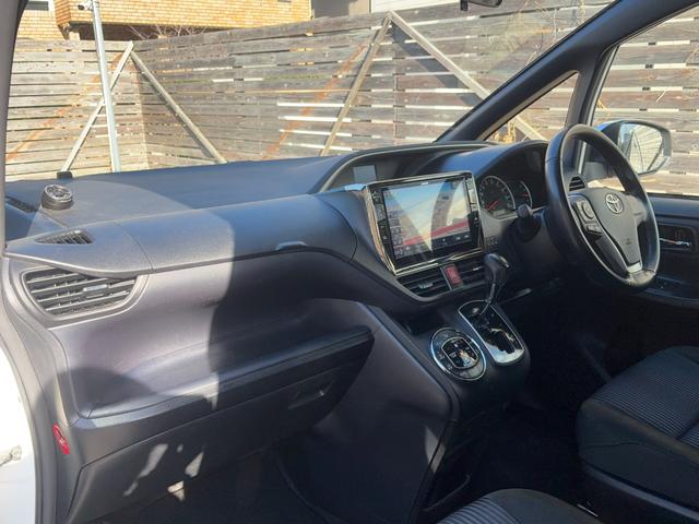 ヴォクシー ＺＳ　煌　アルパインＢＩＧＸナビ・アルパンフリップダウンモニター・バックモニター・両側電動スライドドア・１６インチアルミホイール（32枚目）