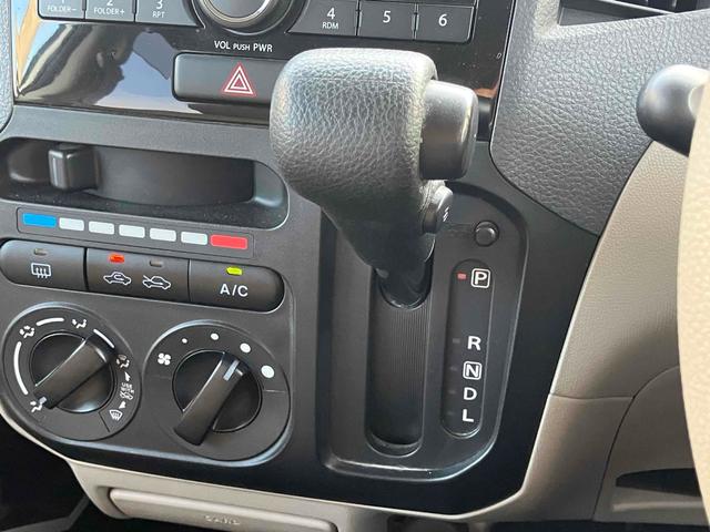 ルークス Ｅ　両側スライドドア　スマートキー　電動格納ミラー　ベンチシート　ＣＶＴ　盗難防止システム　ＡＢＳ　ＣＤ　衝突安全ボディ　エアコン　パワーステアリング　パワーウィンドウ（6枚目）