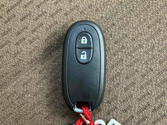 ルークス Ｅ　両側スライドドア　スマートキー　電動格納ミラー　ベンチシート　ＣＶＴ　盗難防止システム　ＡＢＳ　ＣＤ　衝突安全ボディ　エアコン　パワーステアリング　パワーウィンドウ（8枚目）