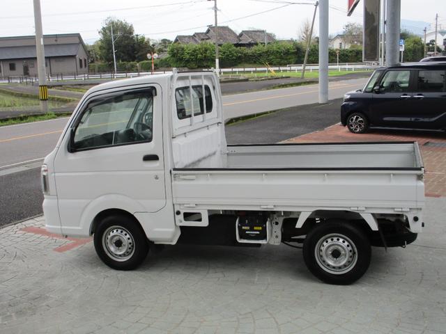 キャリイトラック ＫＣ　４ＷＤ　軽トラック　ＡＴ　エアコン　運転席エアバッグ　助手席エアバッグ（8枚目）