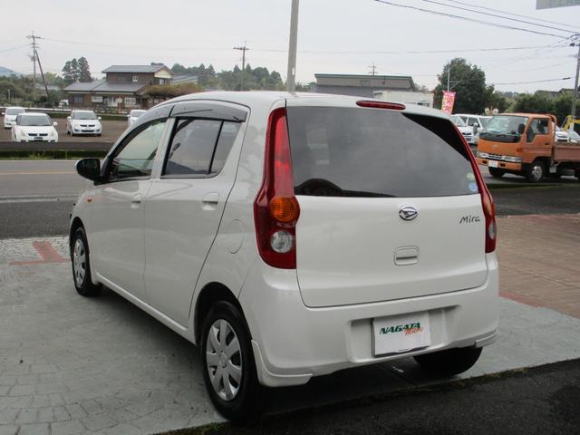 ミラ Ｘリミテッド　ＥＲ　電動格納ミラー　ＣＶＴ　盗難防止システム　ＡＢＳ　ＣＤ　衝突安全ボディ　エアコン　パワーステアリング　パワーウィンドウ（17枚目）