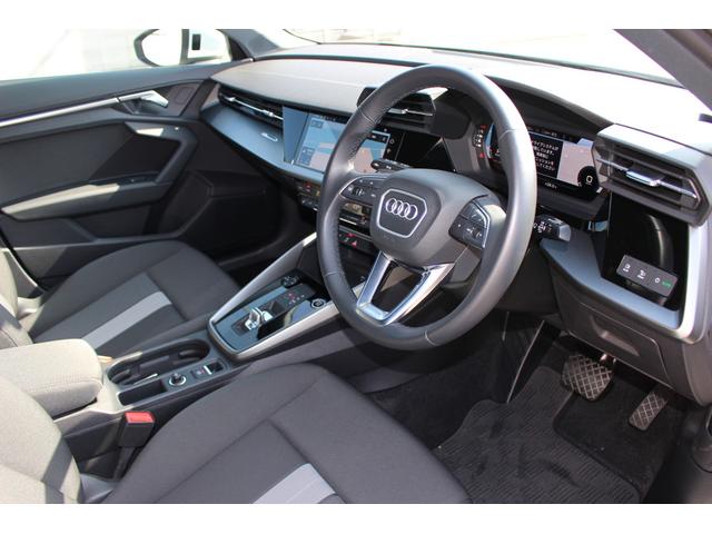 Ａ３ スポーツバック３０ＴＦＳＩアドバンスド　認定中古車　ナビＰＫＧ　ＡＣＣ　リヤビューカメラ　ＴＶチューナー　プライバシーガラス　ＬＥＤ（9枚目）