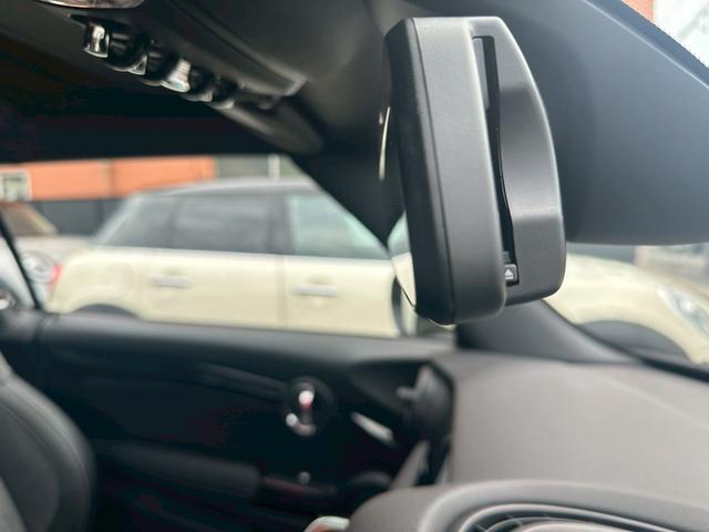 ＭＩＮＩ クーパー　コンバーチブル　クラシック・トリム　オープンカー　ＥＴＣ　バックカメラ　ナビ　クリアランスソナー　オートクルーズコントロール　衝突被害軽減システム　オートライト　ＬＥＤヘッドランプ　ＡＴ　スマートキー　アイドリングストップ（10枚目）