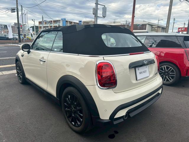 ＭＩＮＩ クーパー　コンバーチブル　クラシック・トリム　オープンカー　ＥＴＣ　バックカメラ　ナビ　クリアランスソナー　オートクルーズコントロール　衝突被害軽減システム　オートライト　ＬＥＤヘッドランプ　ＡＴ　スマートキー　アイドリングストップ（15枚目）