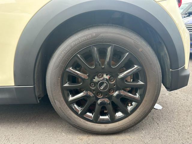 ＭＩＮＩ クーパー　コンバーチブル　クラシック・トリム　オープンカー　ＥＴＣ　バックカメラ　ナビ　クリアランスソナー　オートクルーズコントロール　衝突被害軽減システム　オートライト　ＬＥＤヘッドランプ　ＡＴ　スマートキー　アイドリングストップ（19枚目）