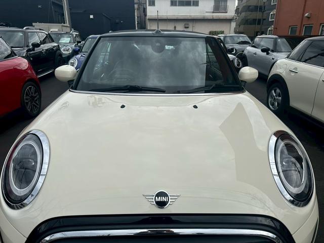ＭＩＮＩ クーパー　コンバーチブル　クラシック・トリム　オープンカー　ＥＴＣ　バックカメラ　ナビ　クリアランスソナー　オートクルーズコントロール　衝突被害軽減システム　オートライト　ＬＥＤヘッドランプ　ＡＴ　スマートキー　アイドリングストップ（22枚目）