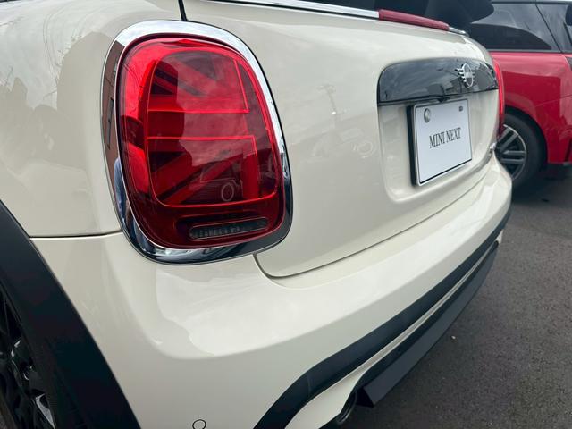 ＭＩＮＩ クーパー　コンバーチブル　クラシック・トリム　オープンカー　ＥＴＣ　バックカメラ　ナビ　クリアランスソナー　オートクルーズコントロール　衝突被害軽減システム　オートライト　ＬＥＤヘッドランプ　ＡＴ　スマートキー　アイドリングストップ（31枚目）