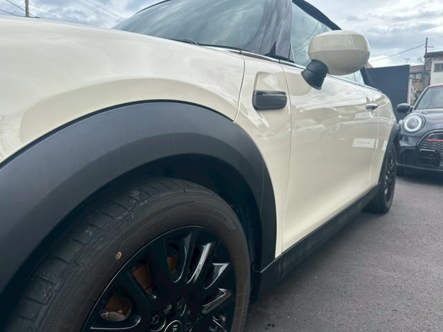 ＭＩＮＩ クーパー　コンバーチブル　クラシック・トリム　オープンカー　ＥＴＣ　バックカメラ　ナビ　クリアランスソナー　オートクルーズコントロール　衝突被害軽減システム　オートライト　ＬＥＤヘッドランプ　ＡＴ　スマートキー　アイドリングストップ（32枚目）