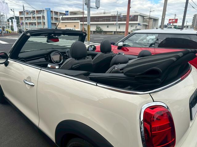 ＭＩＮＩ クーパー　コンバーチブル　クラシック・トリム　オープンカー　ＥＴＣ　バックカメラ　ナビ　クリアランスソナー　オートクルーズコントロール　衝突被害軽減システム　オートライト　ＬＥＤヘッドランプ　ＡＴ　スマートキー　アイドリングストップ（43枚目）