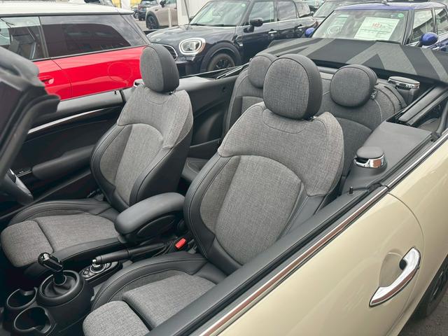 ＭＩＮＩ クーパー　コンバーチブル　クラシック・トリム　オープンカー　ＥＴＣ　バックカメラ　ナビ　クリアランスソナー　オートクルーズコントロール　衝突被害軽減システム　オートライト　ＬＥＤヘッドランプ　ＡＴ　スマートキー　アイドリングストップ（54枚目）