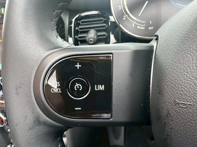 ＭＩＮＩ クーパー　コンバーチブル　クラシック・トリム　オープンカー　ＥＴＣ　バックカメラ　ナビ　クリアランスソナー　オートクルーズコントロール　衝突被害軽減システム　オートライト　ＬＥＤヘッドランプ　ＡＴ　スマートキー　アイドリングストップ（56枚目）