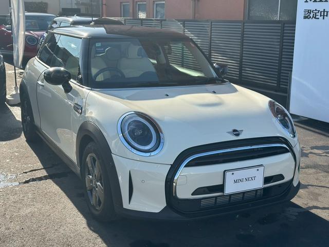 MINI クーパー クラシック・トリム ドライブレコーダー バックカメラ クリアランスソナー オートクルーズコントロール パークアシスト 衝突被害軽減システム アルミホイール オートライト LEDヘッドランプ スマートキー(3枚目)