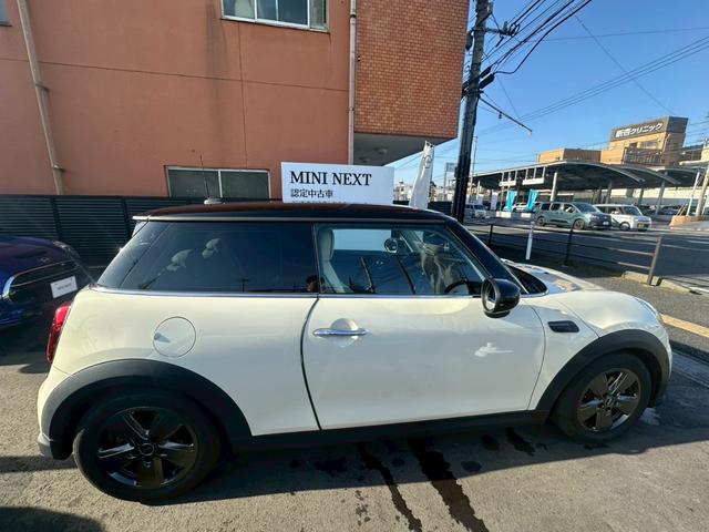 MINI クーパー クラシック・トリム ドライブレコーダー バックカメラ クリアランスソナー オートクルーズコントロール パークアシスト 衝突被害軽減システム アルミホイール オートライト LEDヘッドランプ スマートキー(4枚目)
