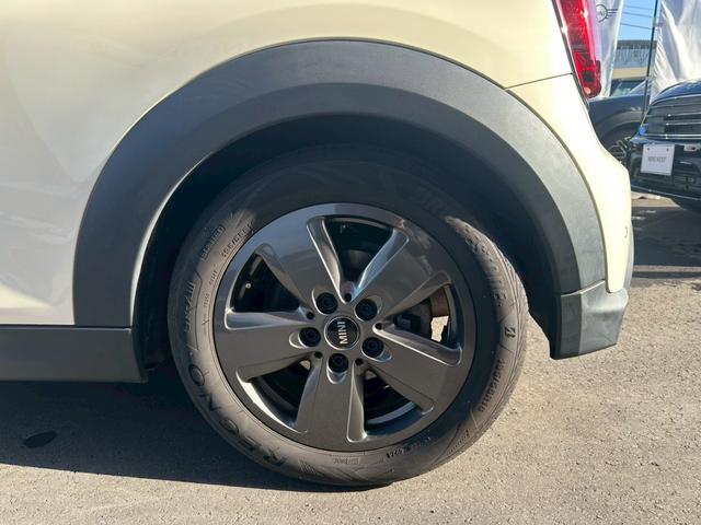 MINI クーパー クラシック・トリム ドライブレコーダー バックカメラ クリアランスソナー オートクルーズコントロール パークアシスト 衝突被害軽減システム アルミホイール オートライト LEDヘッドランプ スマートキー(21枚目)