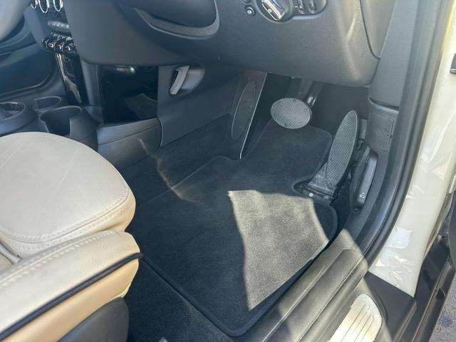 MINI クーパー クラシック・トリム ドライブレコーダー バックカメラ クリアランスソナー オートクルーズコントロール パークアシスト 衝突被害軽減システム アルミホイール オートライト LEDヘッドランプ スマートキー(31枚目)