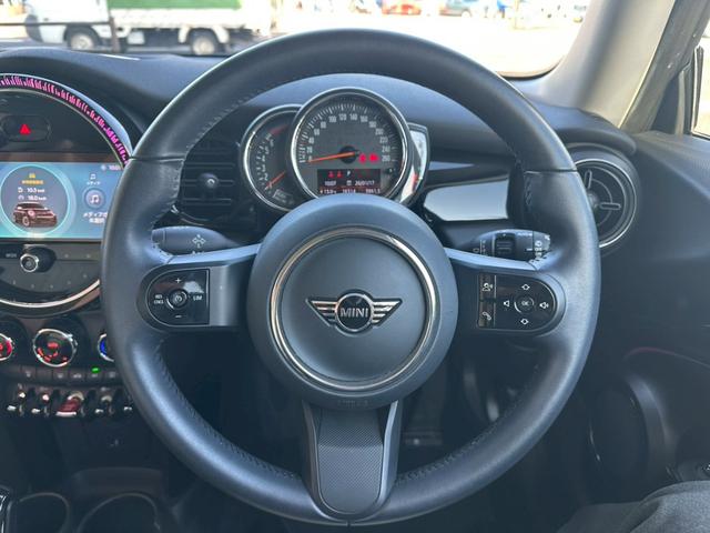 MINI クーパー クラシック・トリム ドライブレコーダー バックカメラ クリアランスソナー オートクルーズコントロール パークアシスト 衝突被害軽減システム アルミホイール オートライト LEDヘッドランプ スマートキー(36枚目)