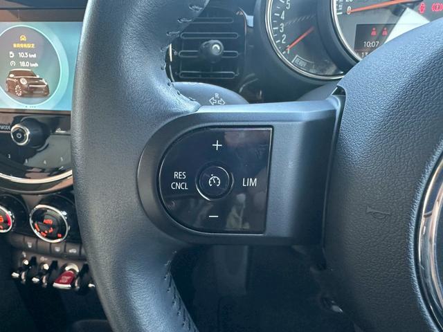 MINI クーパー クラシック・トリム ドライブレコーダー バックカメラ クリアランスソナー オートクルーズコントロール パークアシスト 衝突被害軽減システム アルミホイール オートライト LEDヘッドランプ スマートキー(37枚目)