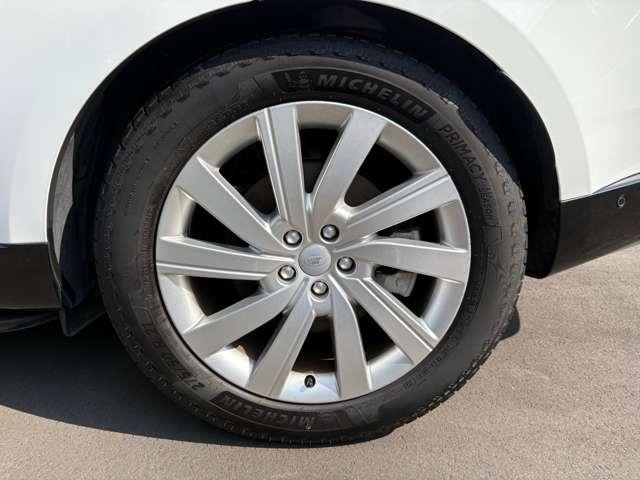 レンジローバー ＳＥ　Ｄ３００　スタンダードホイールベース　４ＷＤ　クリアランスソナー　オートクルーズコントロール　パワーシート　衝突被害軽減システム　サンルーフ　ナビ　ＬＥＤヘッドランプ　電動リアゲート　アルミホイール　キーレスエントリー　電動格納ミラー（20枚目）