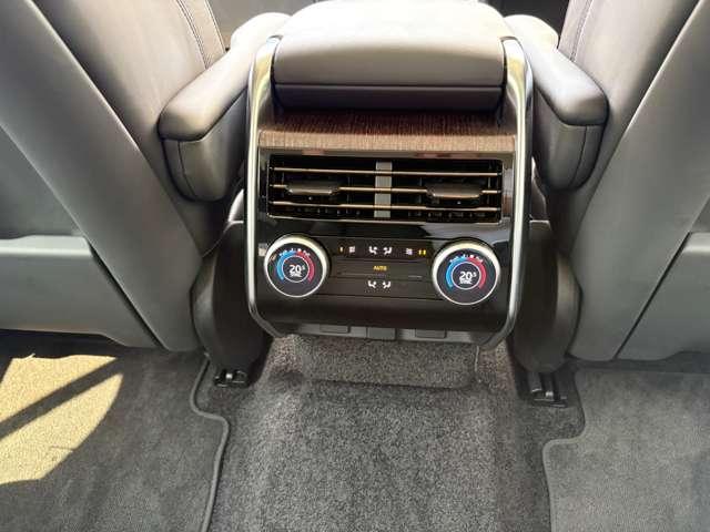 レンジローバー ＳＥ　Ｄ３００　スタンダードホイールベース　４ＷＤ　クリアランスソナー　オートクルーズコントロール　パワーシート　衝突被害軽減システム　サンルーフ　ナビ　ＬＥＤヘッドランプ　電動リアゲート　アルミホイール　キーレスエントリー　電動格納ミラー（38枚目）