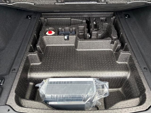 レンジローバーヴェラール Ｒ－ＤＹＮＡＭＩＣ　Ｓ　クリアランスソナー　オートクルーズコントロール　サンルーフ　ナビ　アルミホイール　スマートキー　電動格納ミラー　シートヒーター　シートエアコン　ＡＴ　ＥＳＣ　エアコン　パワーステアリング（61枚目）