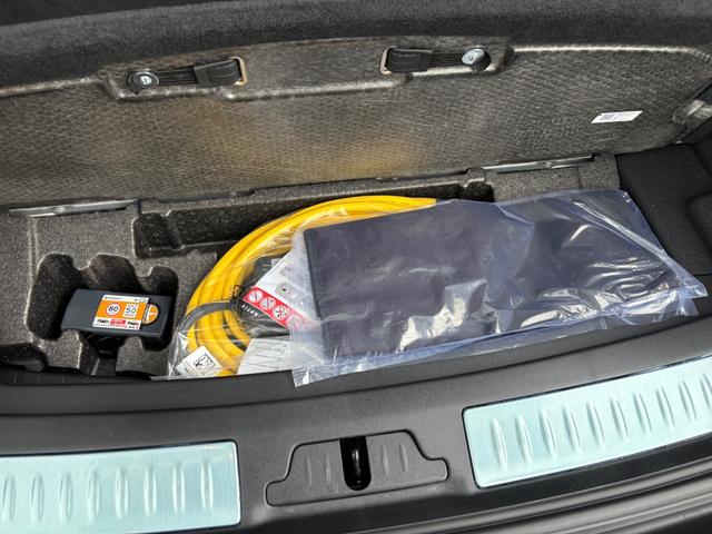 レンジローバーヴェラール ダイナミック SE P400e 4WD クリアランスソナー パワーシート サンルーフ ナビ アルミホイール シートヒーター AT エアコン(47枚目)