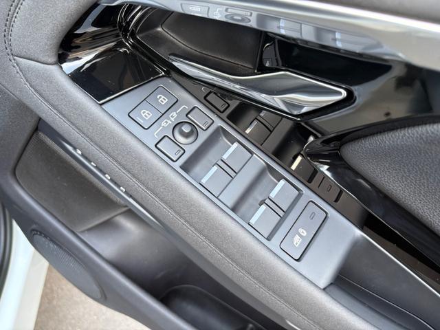 レンジローバーイヴォーク SE P200 4WD 全周囲カメラ クリアランスソナー オートクルーズコントロール パワーシート 衝突被害軽減システム ナビ LEDヘッドランプ 電動リアゲート アルミホイール キーレスエントリー AT(19枚目)