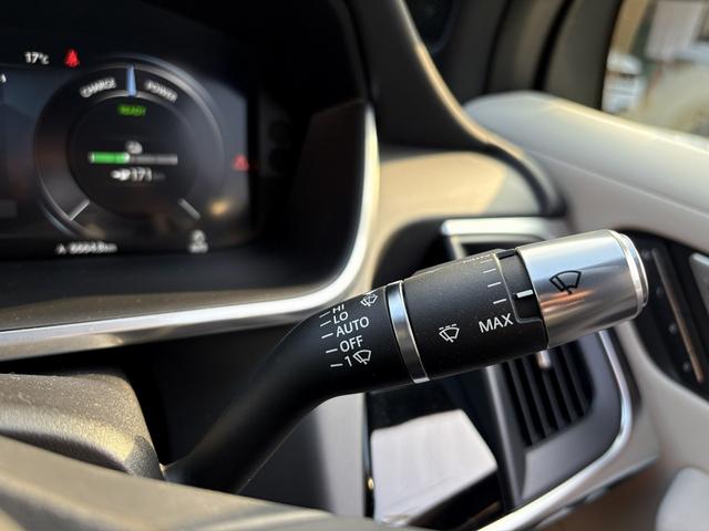 Iペイス ブラックエディション 4WD 全周囲カメラ クリアランスソナー オートクルーズコントロール レーンアシスト パワーシート 衝突被害軽減システム サンルーフ ナビ オートライト アルミホイール(18枚目)