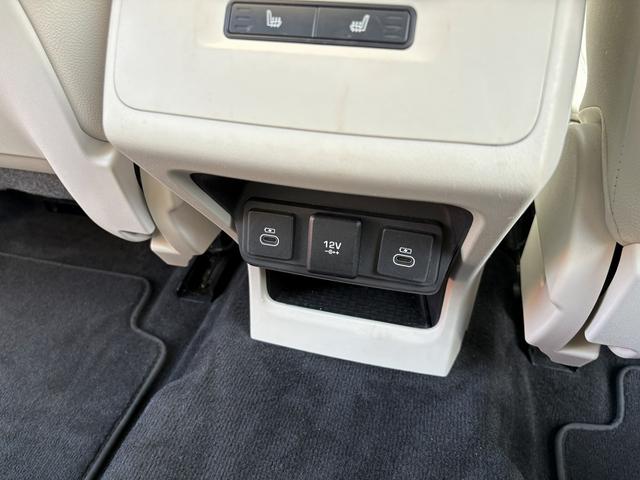 Iペイス ブラックエディション 4WD 全周囲カメラ クリアランスソナー オートクルーズコントロール レーンアシスト パワーシート 衝突被害軽減システム サンルーフ ナビ オートライト アルミホイール(37枚目)