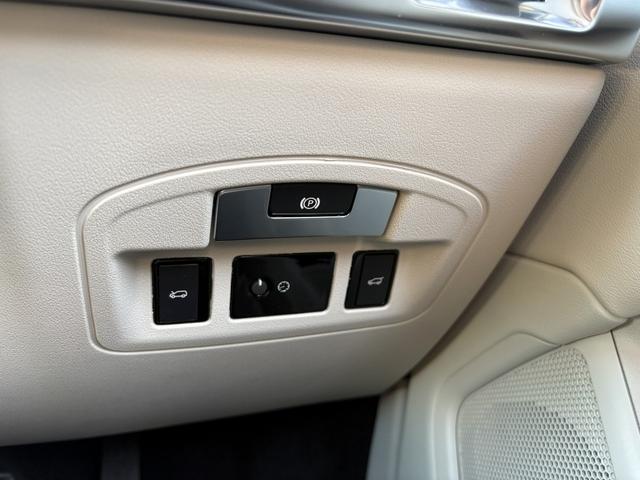 Iペイス ブラックエディション 4WD 全周囲カメラ クリアランスソナー オートクルーズコントロール レーンアシスト パワーシート 衝突被害軽減システム サンルーフ ナビ オートライト アルミホイール(45枚目)