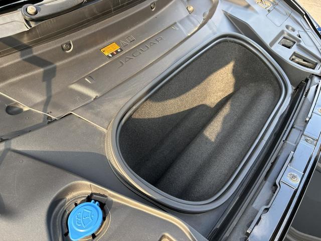 Iペイス ブラックエディション 4WD 全周囲カメラ クリアランスソナー オートクルーズコントロール レーンアシスト パワーシート 衝突被害軽減システム サンルーフ ナビ オートライト アルミホイール(65枚目)