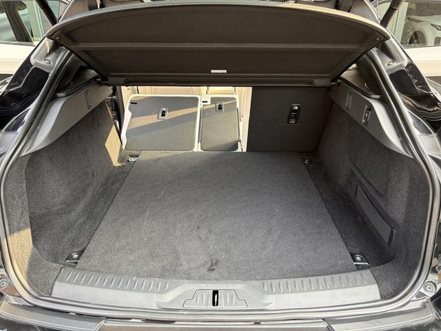 Iペイス ブラックエディション 4WD 全周囲カメラ クリアランスソナー オートクルーズコントロール レーンアシスト パワーシート 衝突被害軽減システム サンルーフ ナビ オートライト アルミホイール(73枚目)