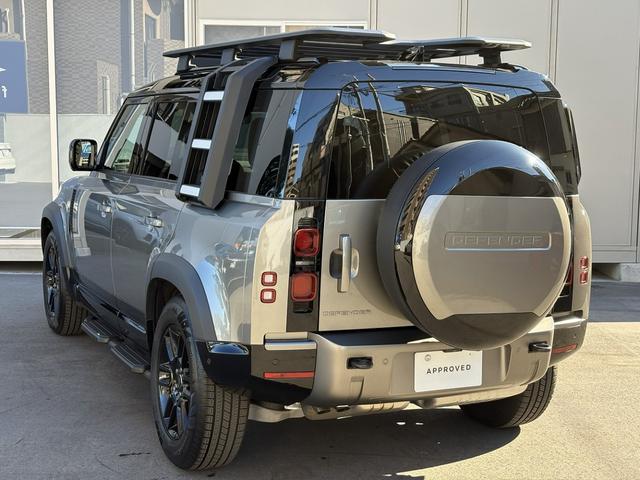 ディフェンダー １１０Ｘ－ダイナミックＳＥ　Ｄ３５０　４ＷＤ　全周囲カメラ　クリアランスソナー　オートクルーズコントロール　ナビ　アルミホイール　電動格納ミラー　ＡＴ　ＵＳＢ　Ｂｌｕｅｔｏｏｔｈ　エアコン　パワーウィンドウ　運転席エアバッグ（2枚目）